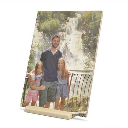 Wooden Father's Day card on stand, close-up detail, customized with a photo and message for dad