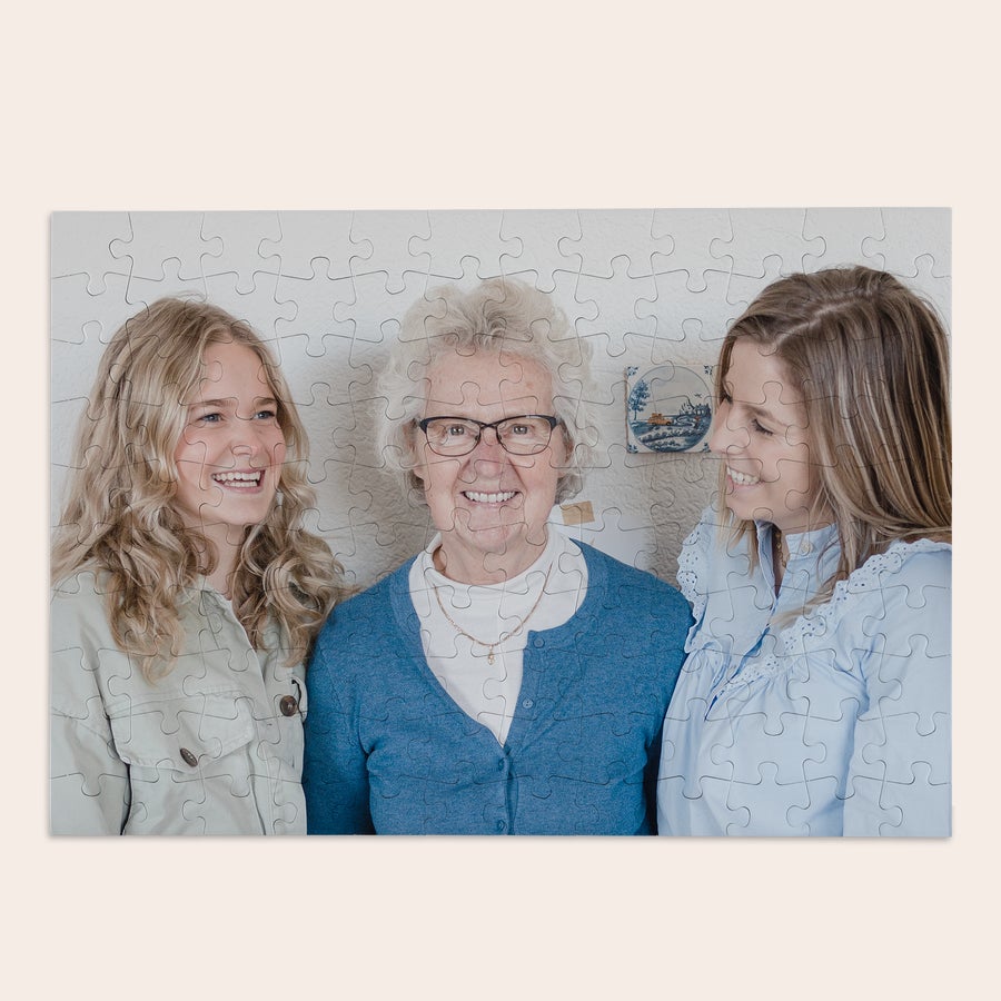 Personalized 120-piece photo jigsaw puzzle gift by Giftaty, close-up detail
