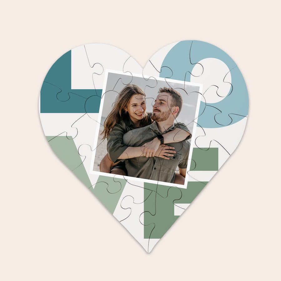 Personalized heart-shaped photo puzzle gift by Giftaty, main product view