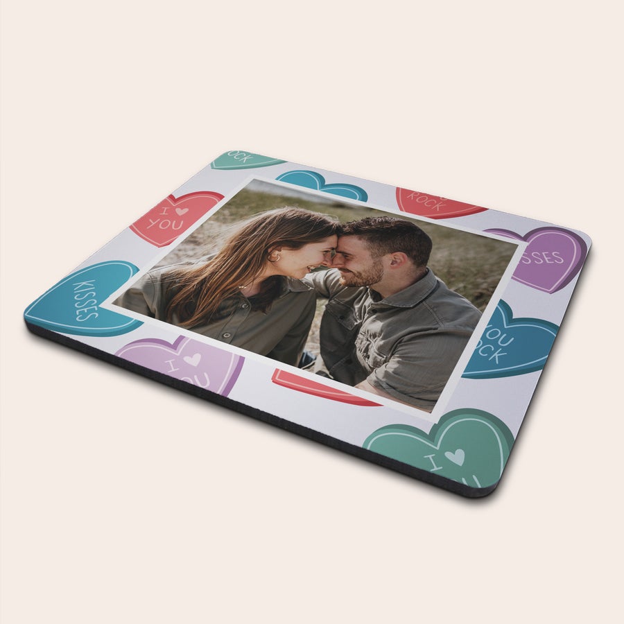 Photo mouse pad with non-slip base, detail view
