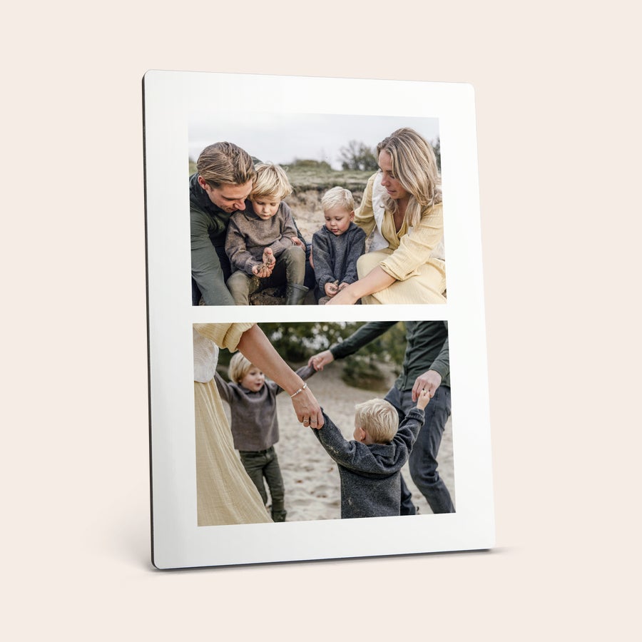 Printed photo stand with shiny finish, another example