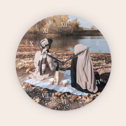 Personalized round hardboard photo clock, detail view