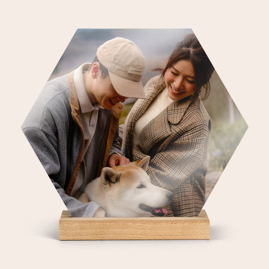 Personalized hardboard photo tile with glossy finish, detail view